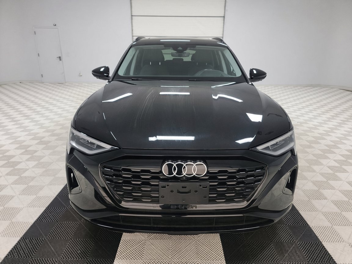 Used 2024 Audi Q8 e-tron Prestige w/ Prestige Package AWD/4WD image 2