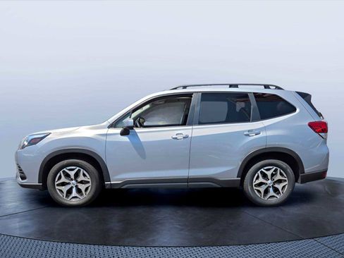 Used 2024 Subaru Forester Premium AWD/4WD image 3