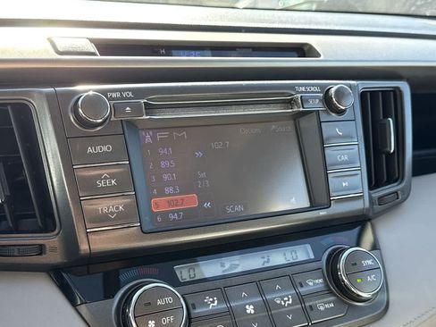 Used 2013 Toyota RAV4 XLE FWD image 18