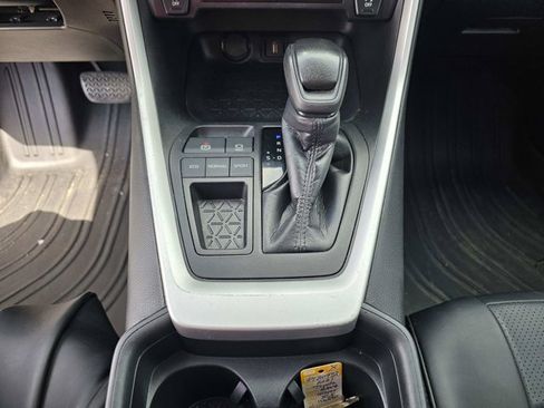Used 2021 Toyota RAV4 XLE FWD image 25