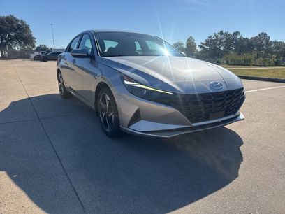 Used 2023 Hyundai Elantra SEL w/ Convenience Package
