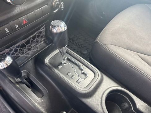 Used 2017 Jeep Wrangler Unlimited Sport image 19