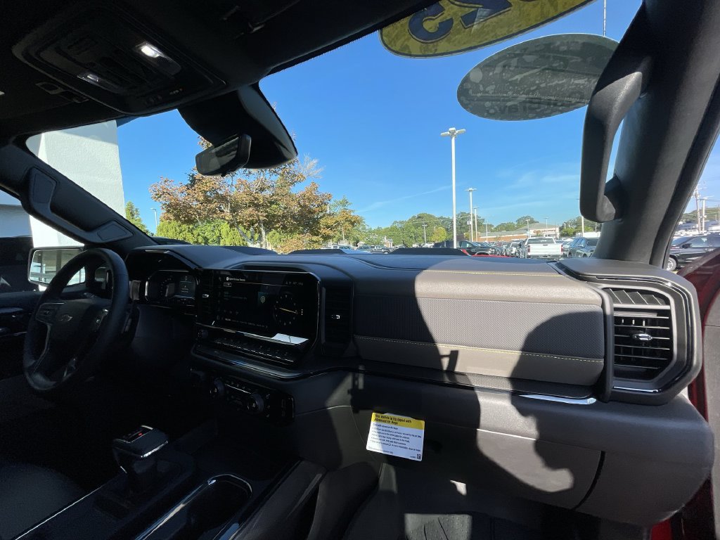 Used 2025 Chevrolet Silverado 1500 ZR2 w/ Technology Package AWD/4WD image 29