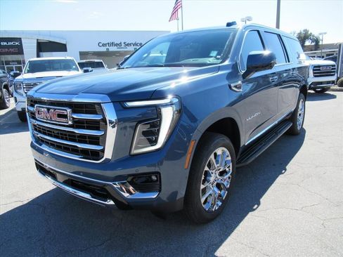New 2026 GMC Yukon XL Elevation image 3
