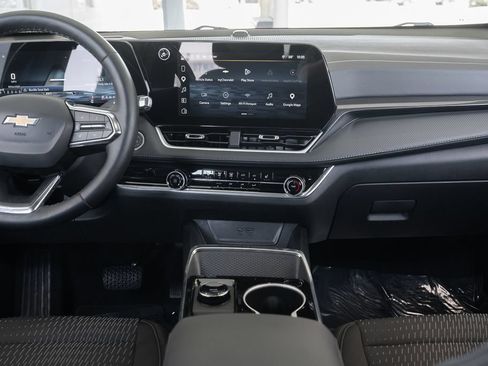 Used 2026 Chevrolet Equinox LT FWD image 29