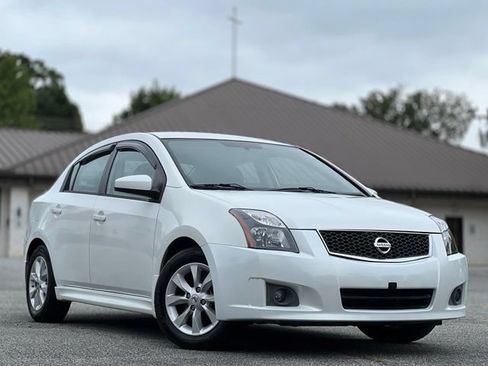 Used 2012 Nissan Sentra 2.0 SR FWD image 3