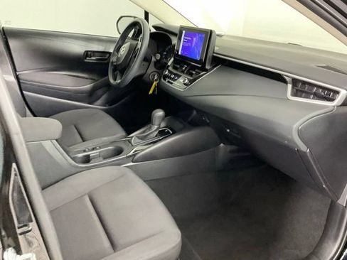 Used 2025 Toyota Corolla LE FWD image 16