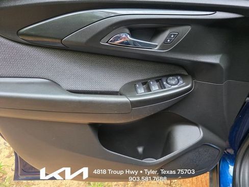 Used 2022 Chevrolet TrailBlazer LT FWD image 11