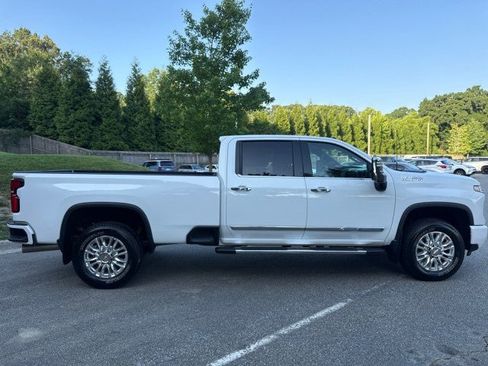 Used 2026 Chevrolet Silverado 3500 High Country w/ Technology Package AWD/4WD image 8