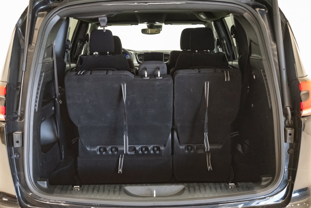 Used 2023 Chrysler Pacifica Touring FWD image 39