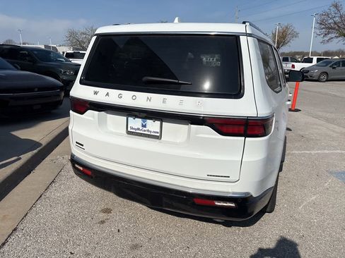 Used 2023 Jeep Wagoneer Series III w/ Preferred Equipment Group image 24