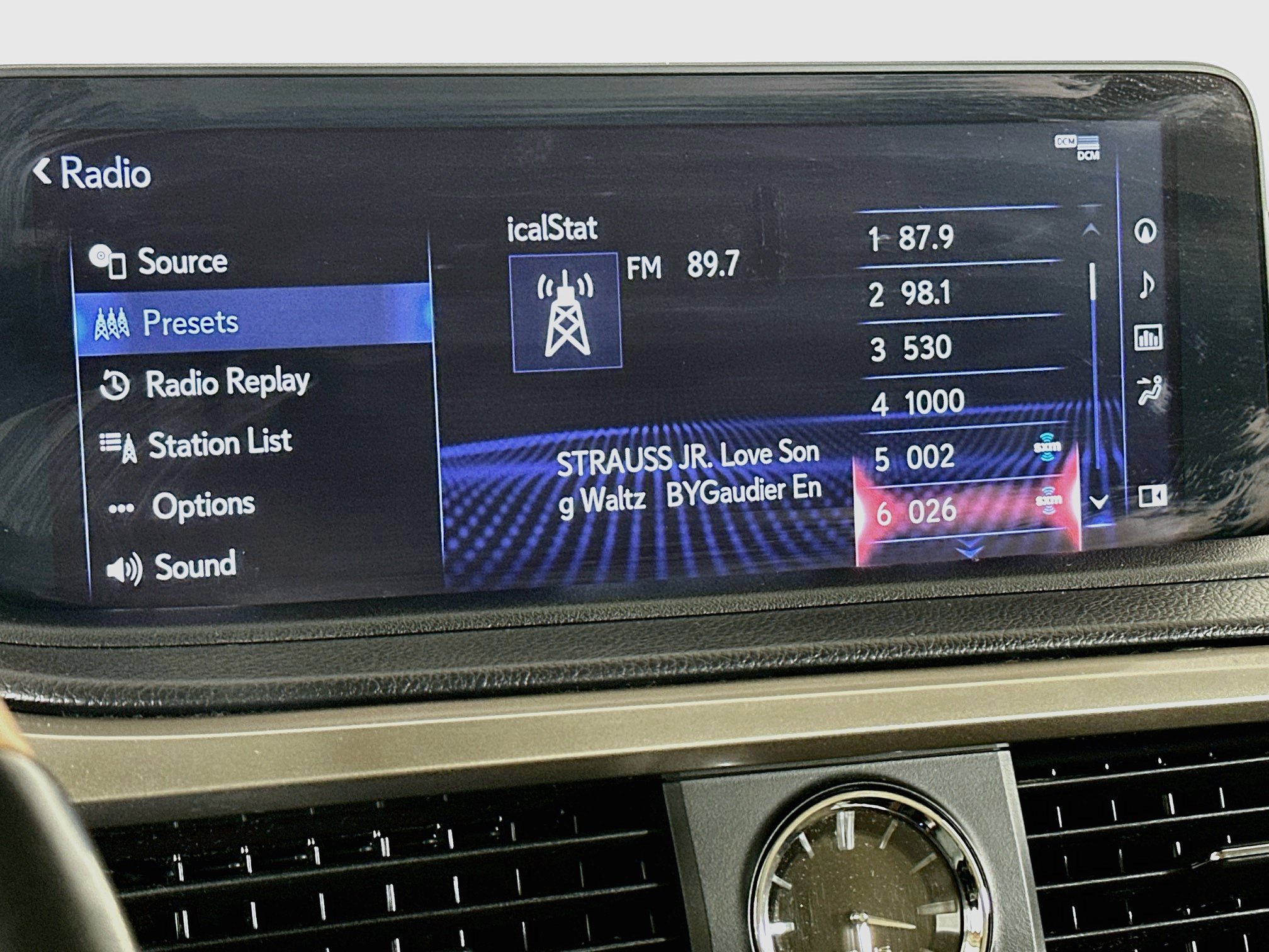 Used 2021 Lexus RX 450h AWD w/ Premium Package image 21