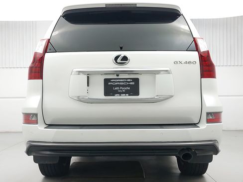 Used 2021 Lexus GX 460 Premium w/ Accessory Package AWD/4WD image 6