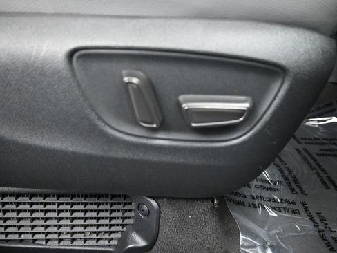 Used 2024 Toyota Sienna XLE image 12