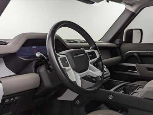 Used 2021 Land Rover Defender 90 S image 19