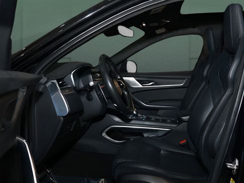 Used 2021 Jaguar F-PACE SVR image 11