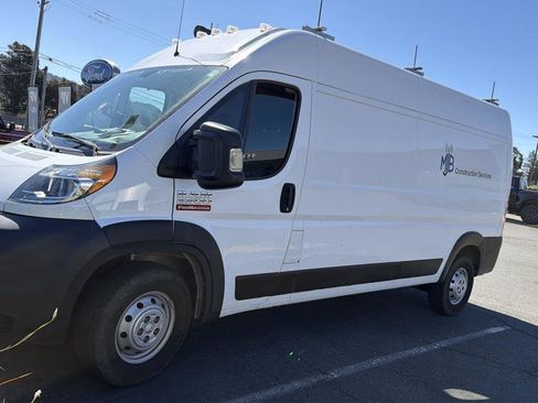 Used 2021 RAM ProMaster 2500 FWD image 1
