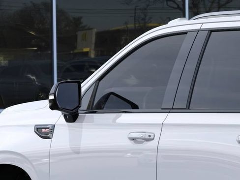 New 2026 GMC Yukon AT4 w/ AT4 Premium Plus Package AWD/4WD image 12