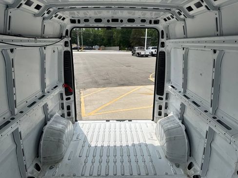 Used 2025 RAM ProMaster 2500 w/ Convenience Group FWD image 19