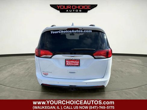 Used 2020 Chrysler Pacifica Touring-L Plus image 4