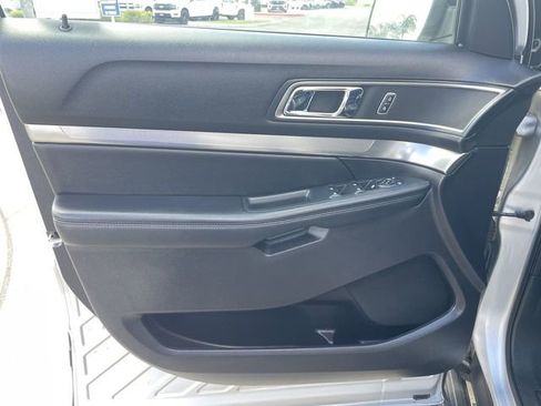 Used 2019 Ford Explorer XLT w/ Equipment Group 202A FWD image 22