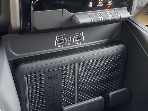New 2026 RAM 1500 4x4 Crew Cab image 23