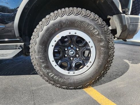 Certified 2024 Ford Bronco Badlands w/ Sasquatch Package image 26