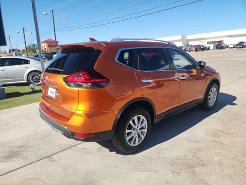 Used 2019 Nissan Rogue SV AWD/4WD image 4