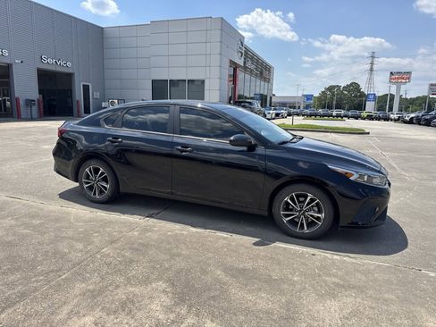 Certified 2023 Kia Forte LXS FWD image 10