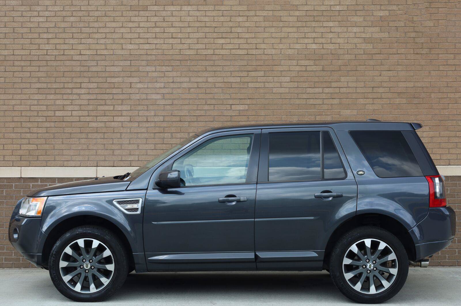 Used 2010 Land Rover LR2 HSE AWD/4WD image 2
