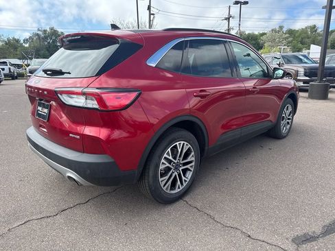 Used 2022 Ford Escape SEL w/ Technology Package AWD/4WD image 12