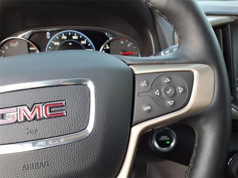 Used 2024 GMC Terrain Denali w/ Denali Premium Package image 10