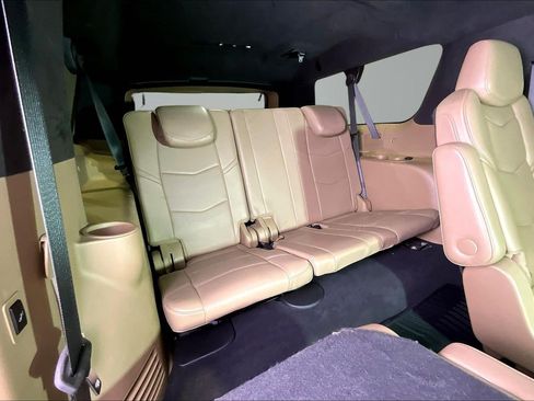 Used 2018 Cadillac Escalade ESV Platinum AWD/4WD image 25