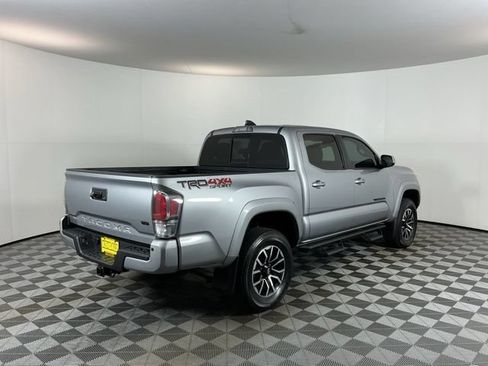Used 2021 Toyota Tacoma TRD Sport w/ Technology Package AWD/4WD image 4