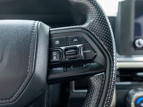 Used 2025 Toyota Tacoma SR5 AWD/4WD image 37