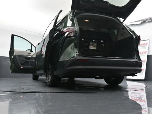 Used 2023 Toyota Sienna XLE image 47