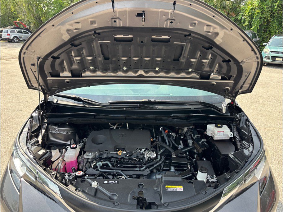 Used 2023 Toyota Sienna XLE FWD image 48
