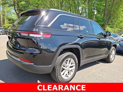 Used 2023 Jeep Grand Cherokee Laredo w/ Trailer Tow Prep Group (B) AWD/4WD image 6