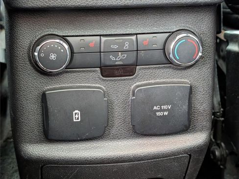 Used 2017 Ford Explorer Platinum image 16