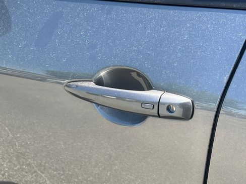 Used 2023 Nissan Rogue SV image 27