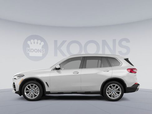 Used 2022 BMW X5 sDrive40i w/ M Sport Package image 2