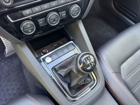 Used 2017 Volkswagen Jetta GLI FWD image 24