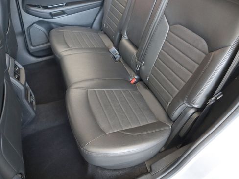 Used 2016 Ford Edge SEL image 23