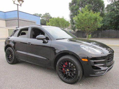 Used 2018 Porsche Macan Turbo image 87