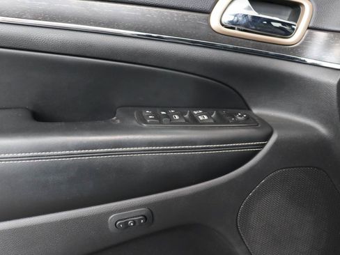 Used 2016 Jeep Grand Cherokee Limited w/ Luxury Group II RWD image 15