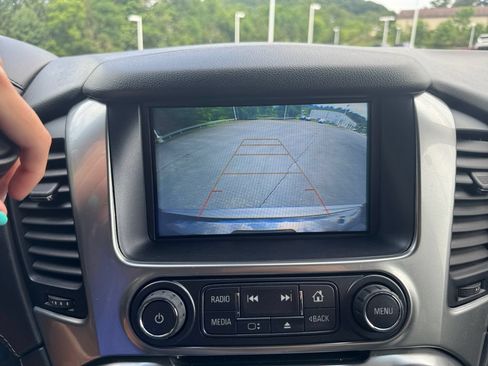 Used 2019 Chevrolet Tahoe LS AWD/4WD image 18