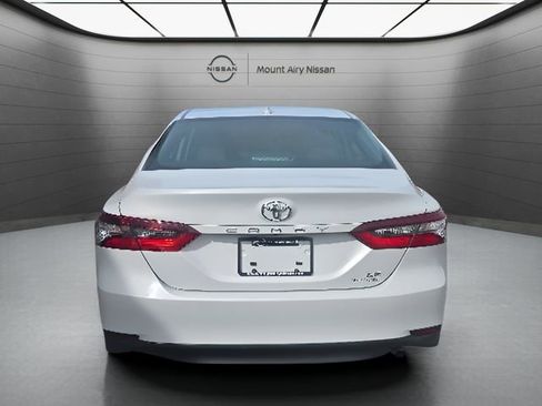 Used 2024 Toyota Camry LE FWD image 5