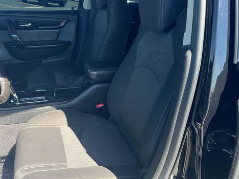 Used 2017 Chevrolet Traverse LT w/ Style and Technology Package FWD image 16
