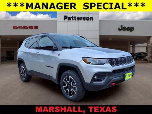 Used 2024 Jeep Compass Trailhawk AWD/4WD image 1