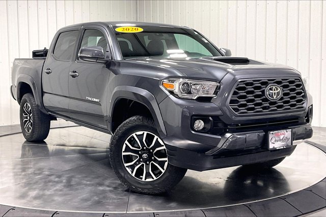 Used 2020 Toyota Tacoma TRD Sport w/ Technology Package AWD/4WD image 3